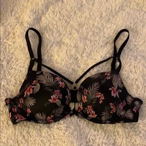 Victoria’s Secret Very Sexy push-up. 32A.